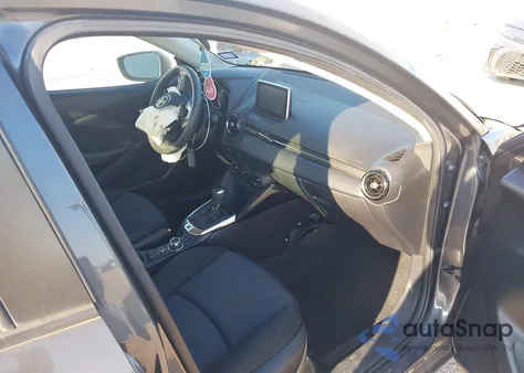 2017 Toyota Yaris Ia из США, поврежденный, VIN 3MYDLBYV3HY172854